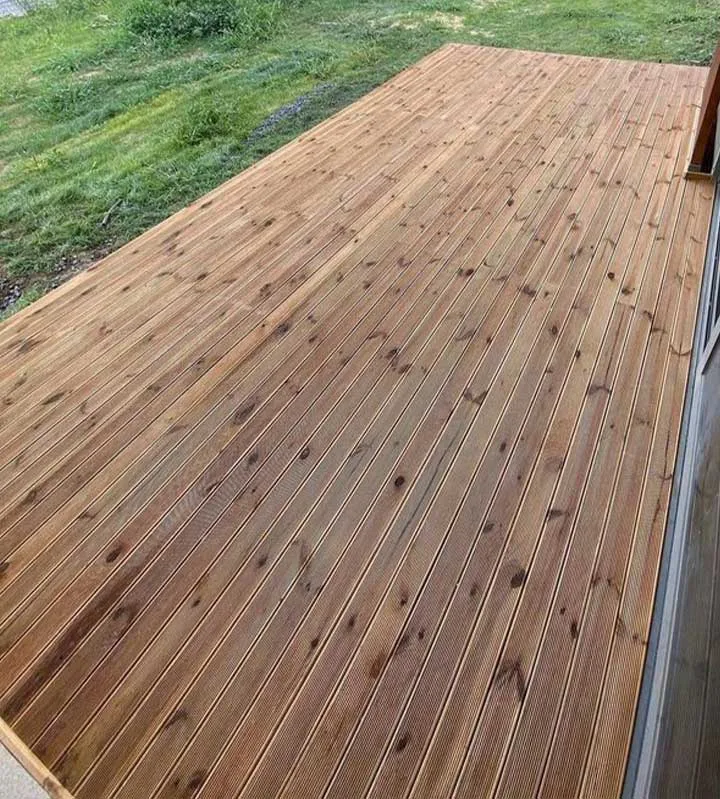 Thermowood deck yüzey detayı