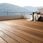Manzaralı terasta Thermowood deck